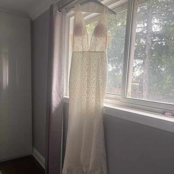 Australian designer wedding dress - Picture 1 of 2